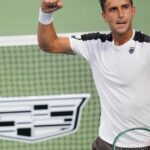 Utilice este título Etcheverry vs Fearnley, y Navone ante Berrettini, buscan la 3ra ronda en Estados Unidos y cree en base a ese titulo original un titulo nuevo, preciso, comprensible y que no pierda relacion con el titulo original. Necesito que me devuelvas solo y nada mas que el titulo nuevo.