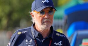 Flavio Briatore explotó tras el fallo contra Alpine y denunció que uno de los jueces recibió "dos o tres coches" de McLaren