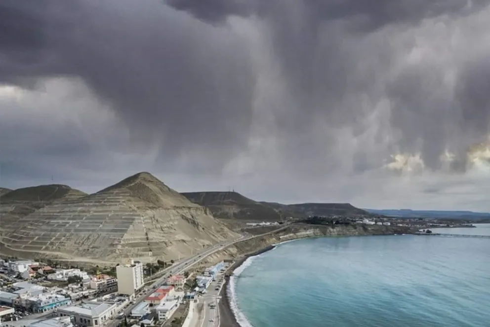 Frente de tormentas y frío polar: el invierno se despide con un severo temporal en Comodoro y Rada Tilly