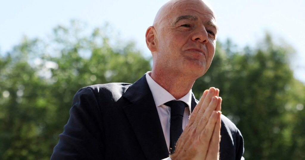 Infantino abre la puerta a una "revisión independiente" tras la rebelión que generó el proyecto para privatizar el Mundial