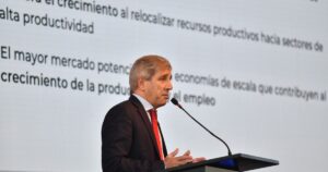 La economía libertaria, ¿en el camino "correcto" que pregona Caputo?