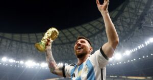 Lionel Messi fue nombrado Doctor Honoris Causa por la Universidad de Buenos Aires antes de su partido despedida de la Selección