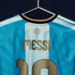 Utilice este título Lionel Messi reveló cómo es la camiseta especial que usará con la Selección Argentina durante su despedida y cree en base a ese titulo original un titulo nuevo, preciso, comprensible y que no pierda relacion con el titulo original. Necesito que me devuelvas solo y nada mas que el titulo nuevo.