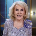 Utilice este título  Mirtha Legrand fue nuevamente internada a cinco días del alta médica y cree en base a ese titulo original un titulo nuevo, preciso, comprensible y que no pierda relacion con el titulo original. Necesito que me devuelvas solo y nada mas que el titulo nuevo.