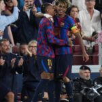 Utilice este título aplastantes victorias de Barcelona y PSG y cree en base a ese titulo original un titulo nuevo, preciso, comprensible y que no pierda relacion con el titulo original. Necesito que me devuelvas solo y nada mas que el titulo nuevo.