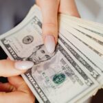 Utilice este título el BCRA bajó a mínimos sus compras de dólares en septiembre y cree en base a ese titulo original un titulo nuevo, preciso, comprensible y que no pierda relacion con el titulo original. Necesito que me devuelvas solo y nada mas que el titulo nuevo.