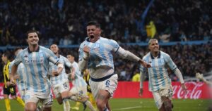 la estrategia para que Milito lo deje volver a Estudiantes