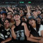 Utilice este título  la foto de un show en River que ganó un premio internacional y cree en base a ese titulo original un titulo nuevo, preciso, comprensible y que no pierda relacion con el titulo original. Necesito que me devuelvas solo y nada mas que el titulo nuevo.