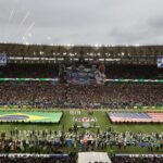 Utilice este título un evento histórico que convocó a 72 mil personas para el triunfo agónico de los Ravens y cree en base a ese titulo original un titulo nuevo, preciso, comprensible y que no pierda relacion con el titulo original. Necesito que me devuelvas solo y nada mas que el titulo nuevo.