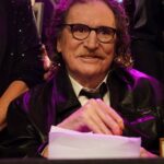 Utilice este título  ¿Sos fanático de Charly García? Llega un programa de radio hecho por uno aún más fanático que vos y cree en base a ese titulo original un titulo nuevo, preciso, comprensible y que no pierda relacion con el titulo original. Necesito que me devuelvas solo y nada mas que el titulo nuevo.