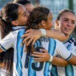 Utilice este título Argentina tuvo su primera alegría con dos goles de la joya de River y cree en base a ese titulo original un titulo nuevo, preciso, comprensible y que no pierda relacion con el titulo original. Necesito que me devuelvas solo y nada mas que el titulo nuevo.
