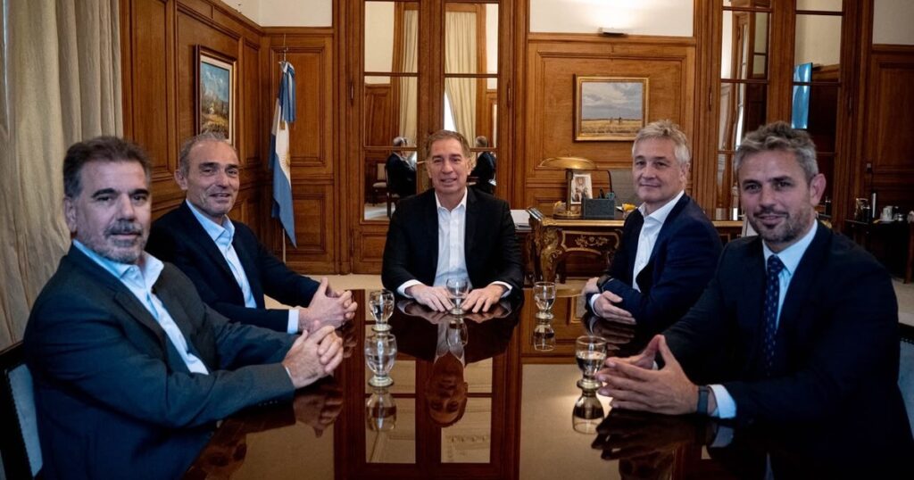 El PRO vuelve a reunirse con La Libertad Avanza, pero crece la desconfianza sobre un acuerdo