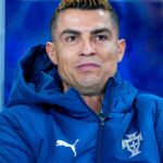 Utilice este título “El mejor de la historia soy yo, si alguien prefiere a Messi, Pelé o Maradona es cuestión de gustos” y cree en base a ese titulo original un titulo nuevo, preciso, comprensible y que no pierda relacion con el titulo original. Necesito que me devuelvas solo y nada mas que el titulo nuevo.