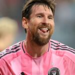 Utilice este título Inter Miami de Messi vs New York City FC, EN VIVO: a qué hora juegan, formaciones y cómo ver el partido de la MLS y cree en base a ese titulo original un titulo nuevo, preciso, comprensible y que no pierda relacion con el titulo original. Necesito que me devuelvas solo y nada mas que el titulo nuevo.