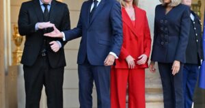 Javier Milei pide paciencia, pero
hay pedidos de cambios y Patricia Bullrich se reúne con Carlos Melconian
