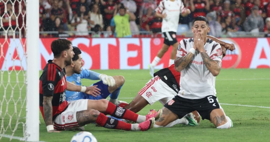 La Conmebol desestimó el pedido de Flamengo por Marcos Rojo y Estudiantes jugará la final de la Copa Libertadores