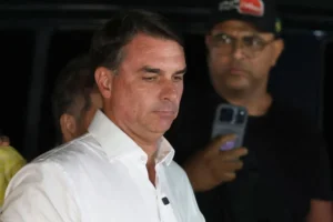 La trama detrás de la huida de Flávio Bolsonaro a EE.UU