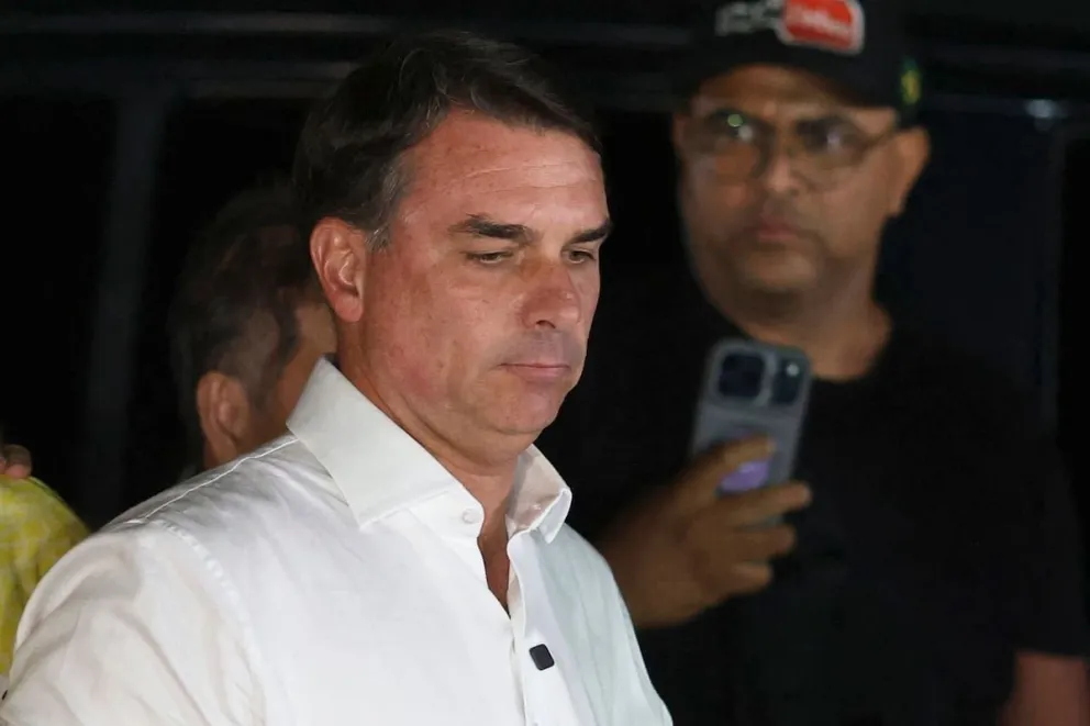 La trama detrás de la huida de Flávio Bolsonaro a EE.UU
