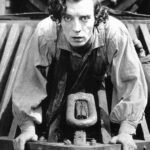 Utilice este título Manual de instrucciones para darle cuerda a Buster Keaton y cree en base a ese titulo original un titulo nuevo, preciso, comprensible y que no pierda relacion con el titulo original. Necesito que me devuelvas solo y nada mas que el titulo nuevo.