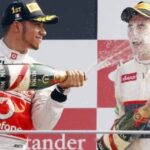 Utilice este título “Niki Lauda me entregó el trofeo y se quitó la gorra. Para mí fue un momento muy especial en mi carrera” y cree en base a ese titulo original un titulo nuevo, preciso, comprensible y que no pierda relacion con el titulo original. Necesito que me devuelvas solo y nada mas que el titulo nuevo.