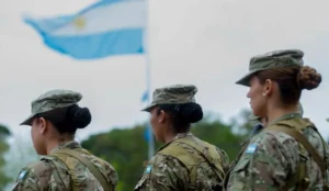 Sueña con servir al país, pero necesita ayuda para comprar sus elementos del Ejército