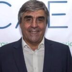 Utilice este título advierten que si el precio del oro sigue cayendo peligra la explotación de ese mineral y cree en base a ese titulo original un titulo nuevo, preciso, comprensible y que no pierda relacion con el titulo original. Necesito que me devuelvas solo y nada mas que el titulo nuevo.
