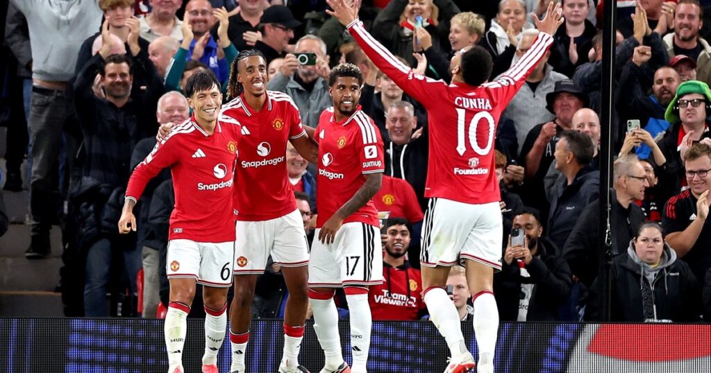 la banca del DT del Manchester United a Lisandro Martínez antes de un partido clave en la Premier League