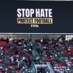 Utilice este título las acusaciones de corrupción y los supuestos favores de la FIFA y el VAR y cree en base a ese titulo original un titulo nuevo, preciso, comprensible y que no pierda relacion con el titulo original. Necesito que me devuelvas solo y nada mas que el titulo nuevo.