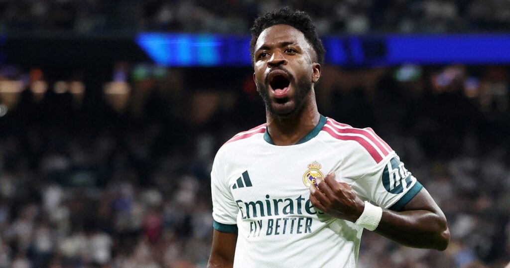 metió un gol para Real Madrid pero el VAR se lo anuló y lo echaron por tirarle del pelo a un rival