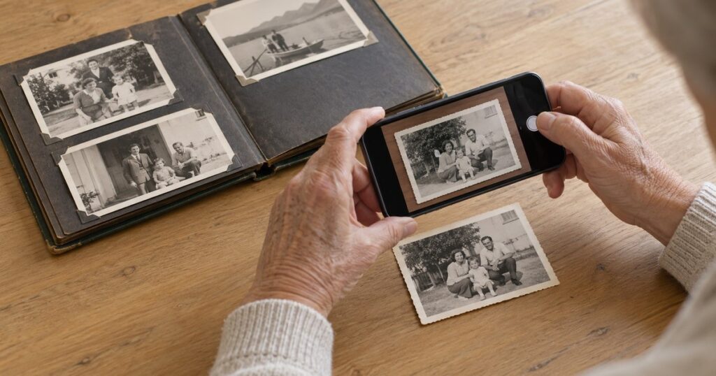 paso a paso, cómo digitalizar, conservar y compartir antiguas fotos familiares