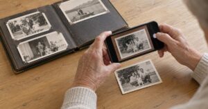 paso a paso, cómo digitalizar, conservar y compartir antiguas fotos familiares