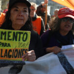 Utilice este título por el bono congelado, el aumento de haberes de noviembre varía entre 1,57% y 1,93% y cree en base a ese titulo original un titulo nuevo, preciso, comprensible y que no pierda relacion con el titulo original. Necesito que me devuelvas solo y nada mas que el titulo nuevo.