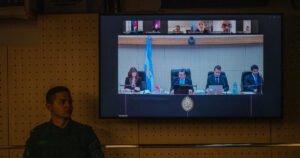 un jardinero de empleado, 81 maniobras para lavar plata, una dirección ficticias y libros fraguados